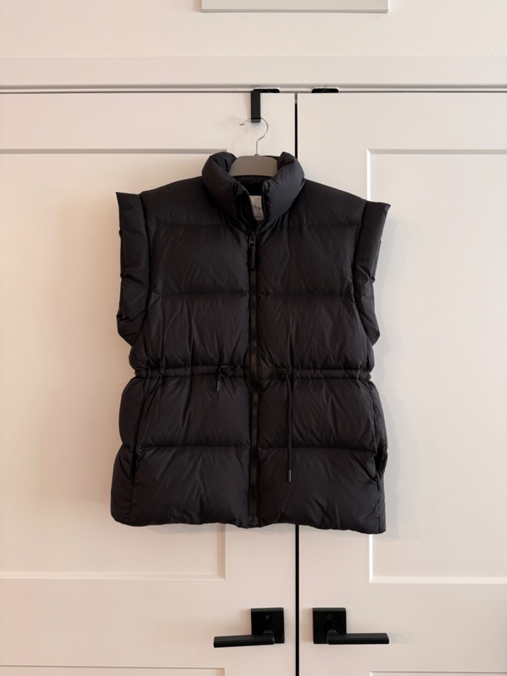 Aritizia Laramie Puffer Vest